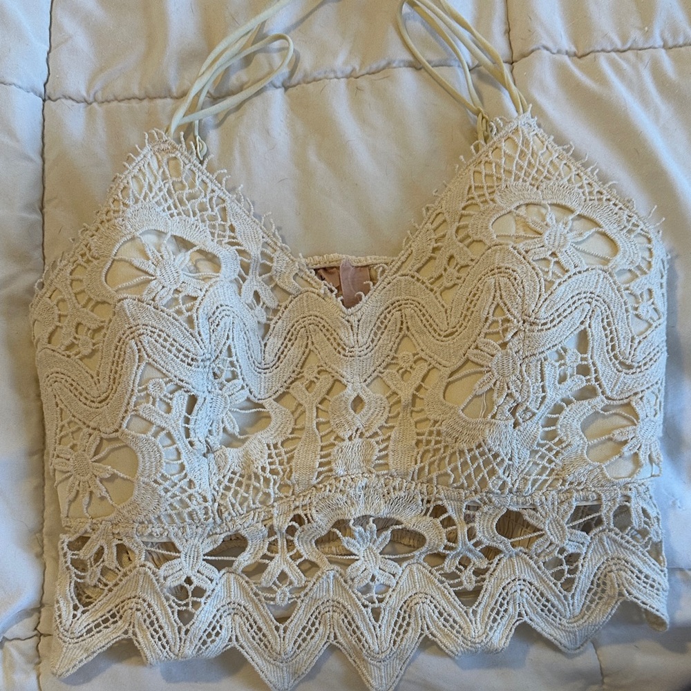 Elegant Lace Halter Bralette in Cream